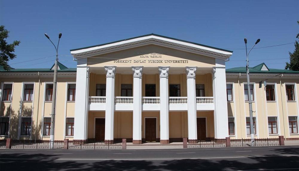 Yuridik universitetda yuqori kurslar uchun o‘qish anʼanaviy bo‘lishi ham mumkin