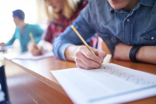 Poytaxtda bir kunda 20 ming abituriyent test topshira oladi